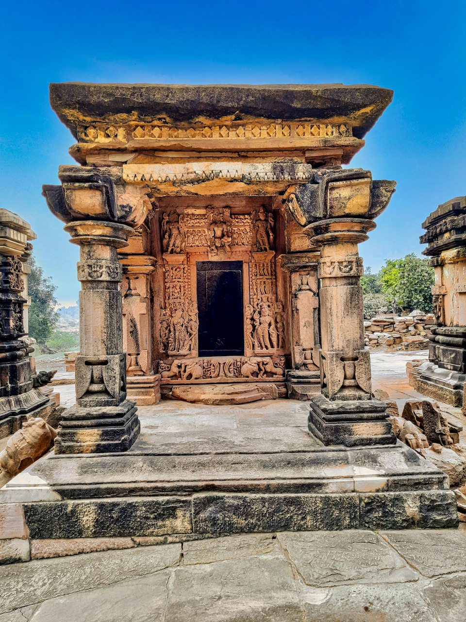 0111921 Kuti group of Hindu temples and Vaishnava monastery, Thubon Madhya Pradesh 229
