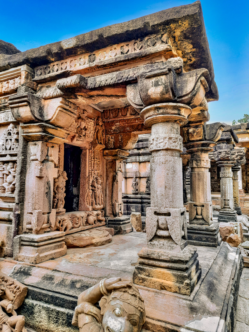 0111921 Kuti group of Hindu temples and Vaishnava monastery, Thubon Madhya Pradesh 233
