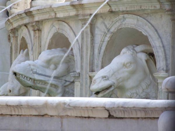 163 gnuckx Fontana_della_Vergogna-Palermo-Sicilia-Italy-castielli_CC0-HQ