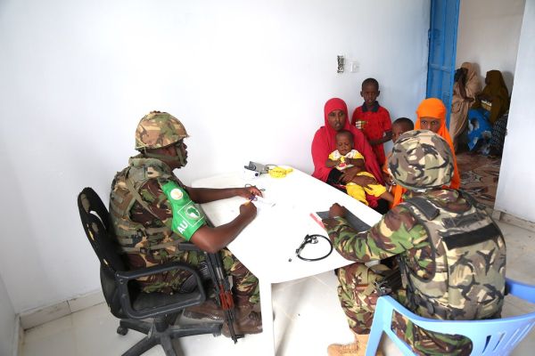 2019_05_09_AMISOM_KDF_Support_Local_Comminities_Dhobley-14