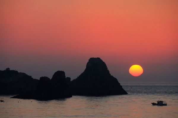 Aci Castello Sicily Italy - Creative Commons by gnuckx