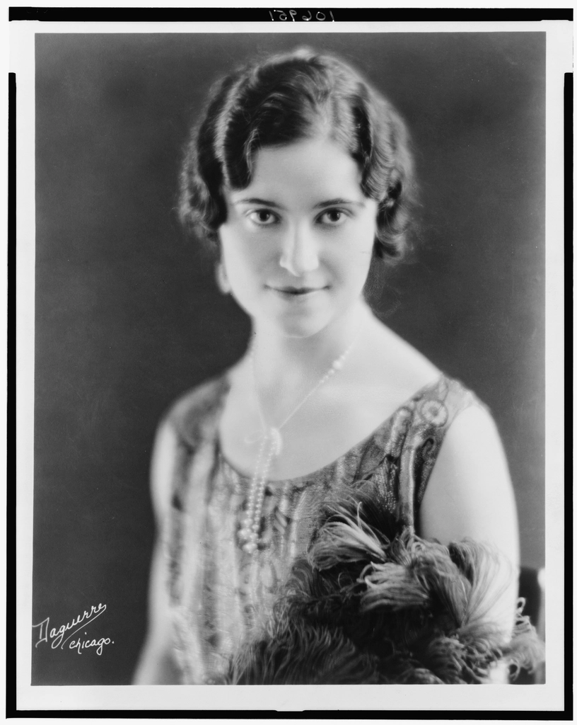 Aida Doninelli, head-and-shoulders portrait, facing
