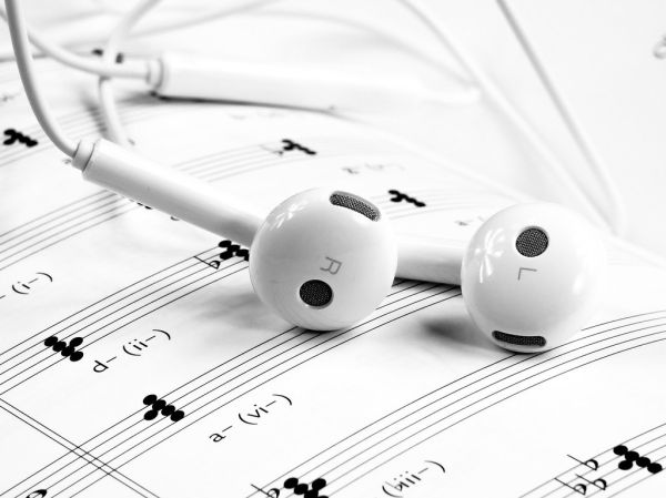 Apple handfree