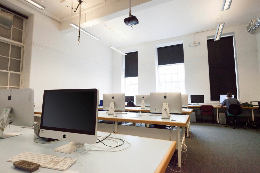 Apple iMac computer lab, location