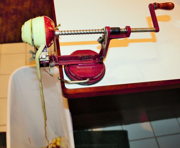 Apple peeler removing skin
