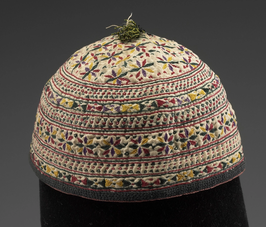 beanie shape multicolored embroidered horizontal