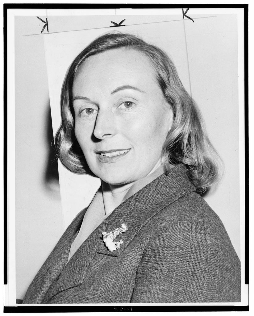 Betty Lussier, head-and-shoulders portrait, facing