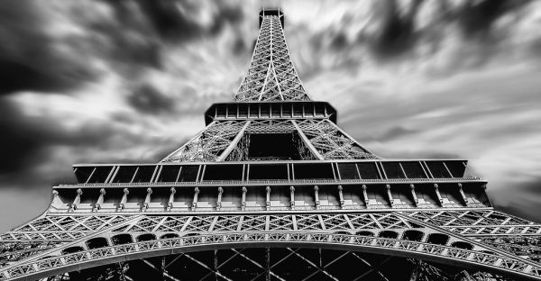 Black & white Eiffel tower
