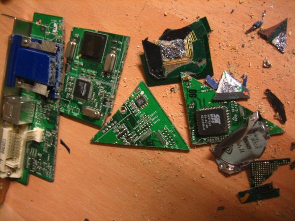 Breaking a Nvidia GeForce 4 Ti : Bits and Pieces 1/3