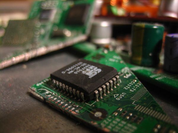 Breaking a Nvidia GeForce 4 Ti : Bits