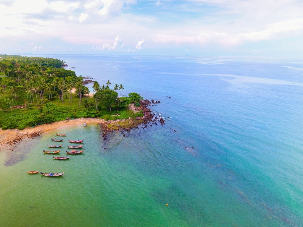 Canoes Beach Summer