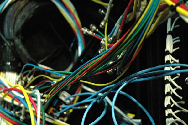 cutting which wire disables the bomb? Red, blue or green, I wonder...