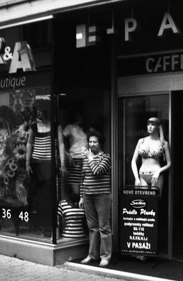 Elikon 35S - Woman and Mannequins
