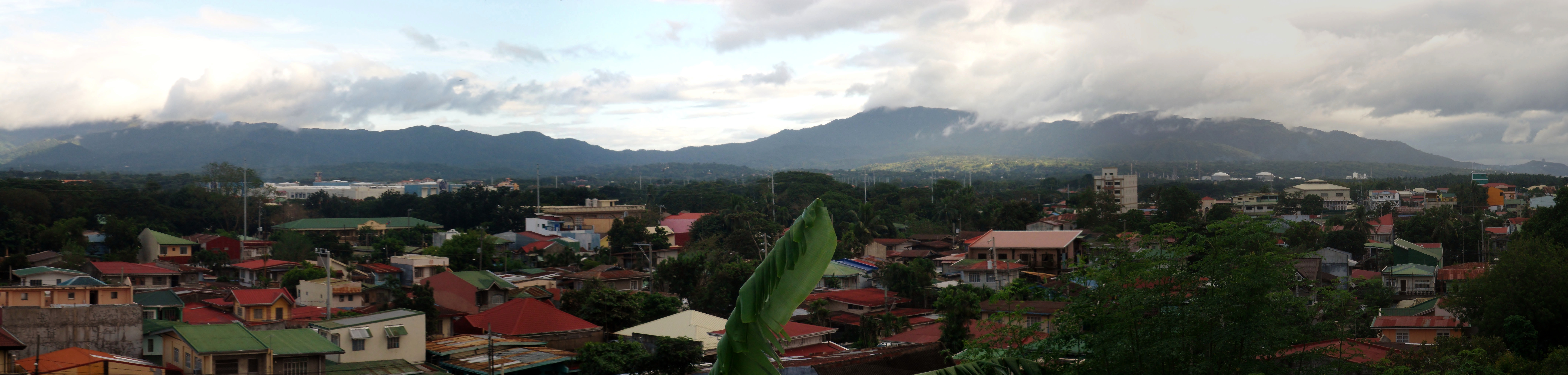File:2014-12-25 Batangas City skyline 015.jpg