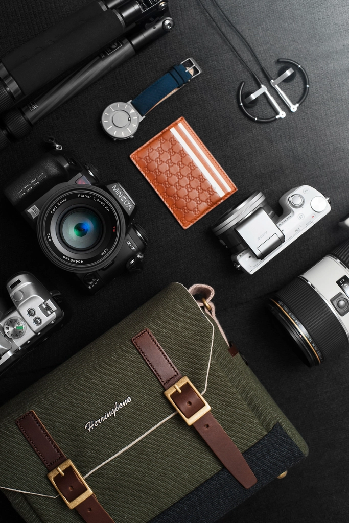 Flat lay camera set, location