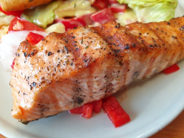 food_fish_003_homemade_grilled_salmon