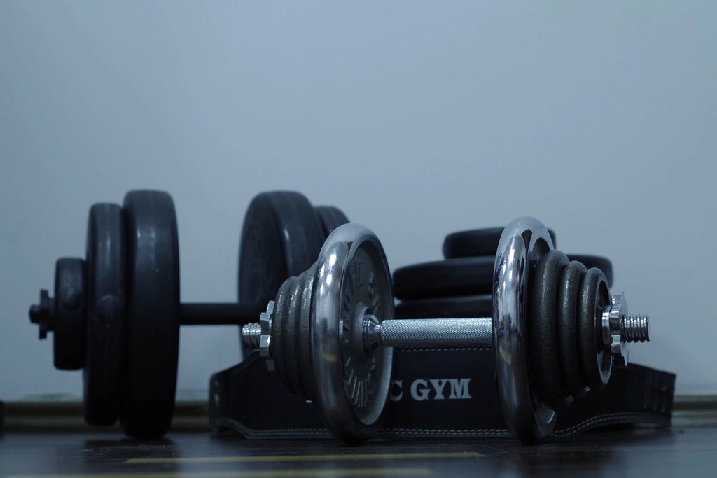 Free gym dumbbell floor photo