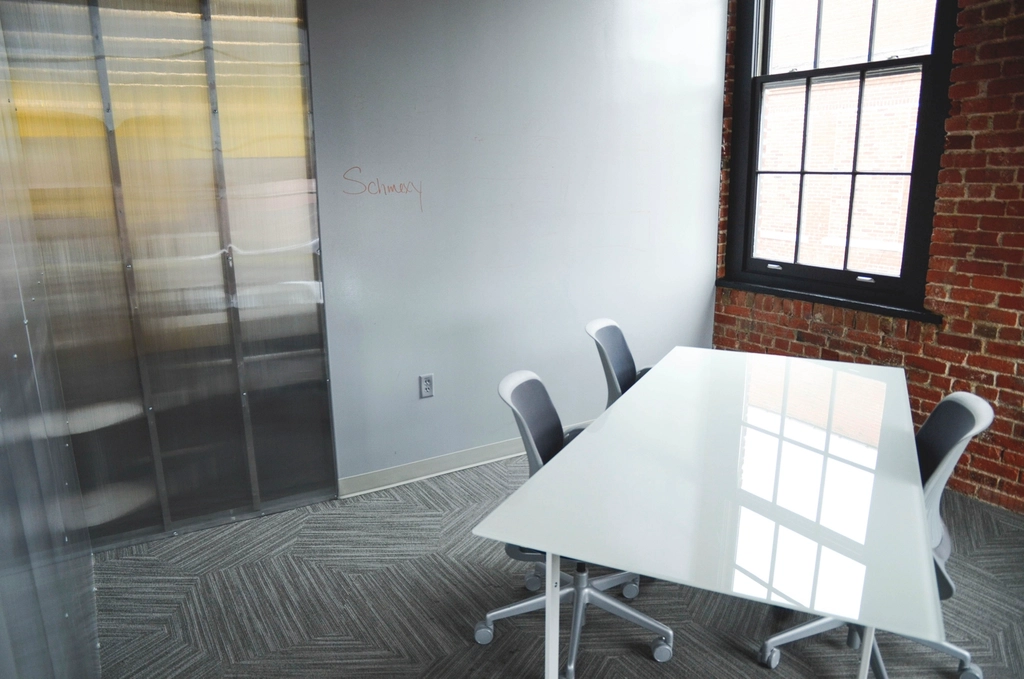 Free meeting room image