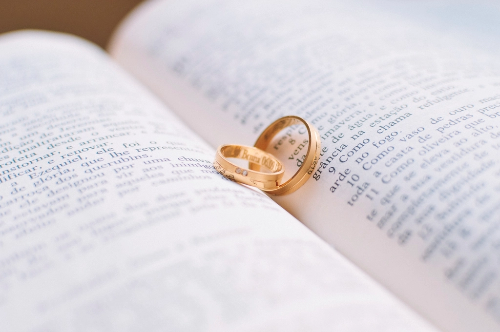 Free wedding rings book photo