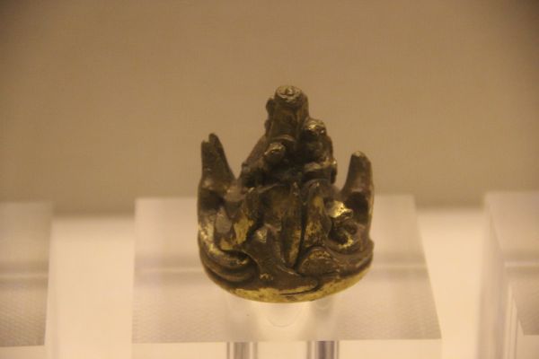 Gilt Bronze Bridge of Se Stringed Musical Instrument