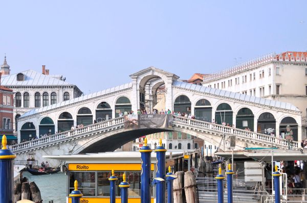 Grand Canal - Rialto - Venice Italy Venezia - Creative Commons by gnuckx