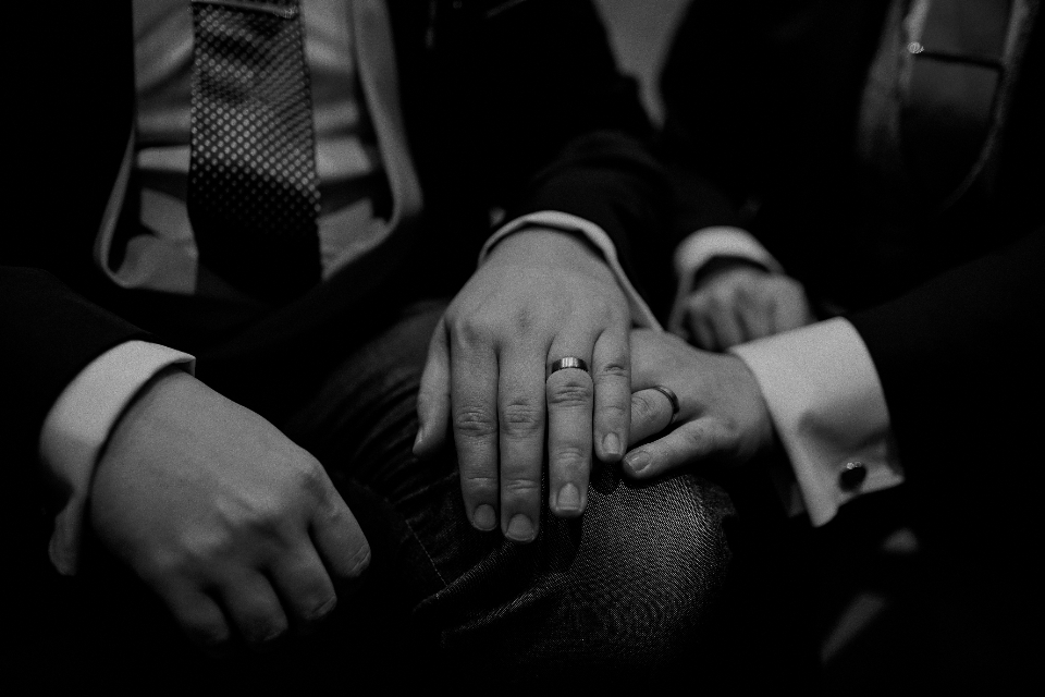 Hands Couple