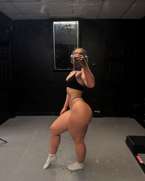 Hattie James Women's fitness Gym girl, Gym Model, Fitness model