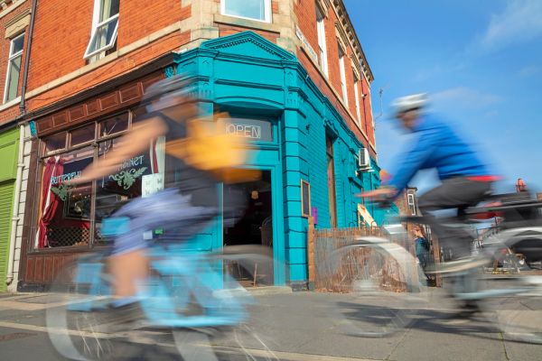 Heaton Road cyclists