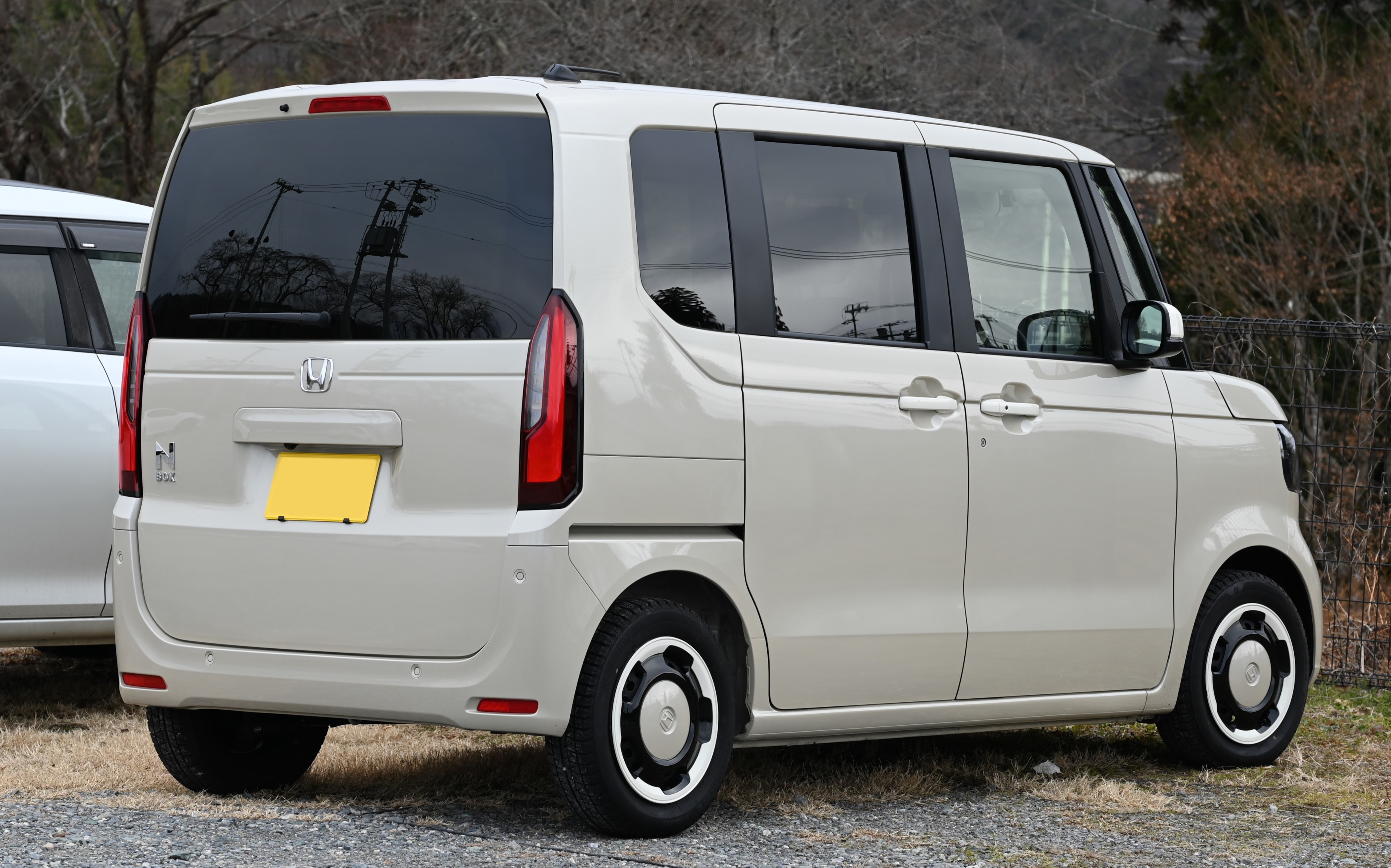 Honda N-BOX Fashion Style rear