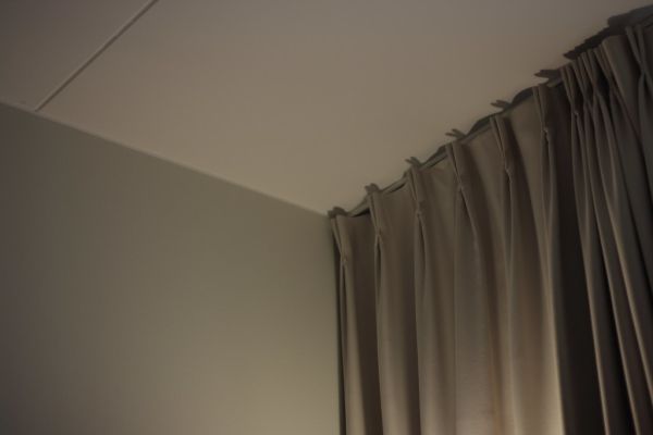 Hotel curtain