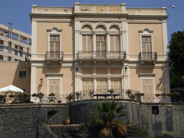 Italy-Catania - Creative Commons by gnuckx