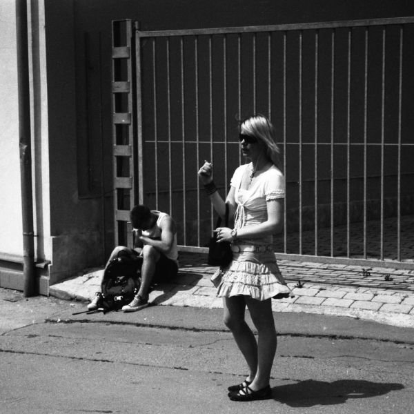 Kiev 4 + Jupiter-8M 53/2 - Street Scene in front of a Gate