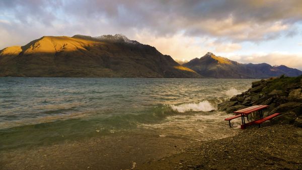 Lake Wakatipu. NZ