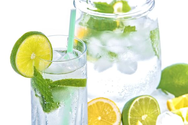 Lemon mineral water