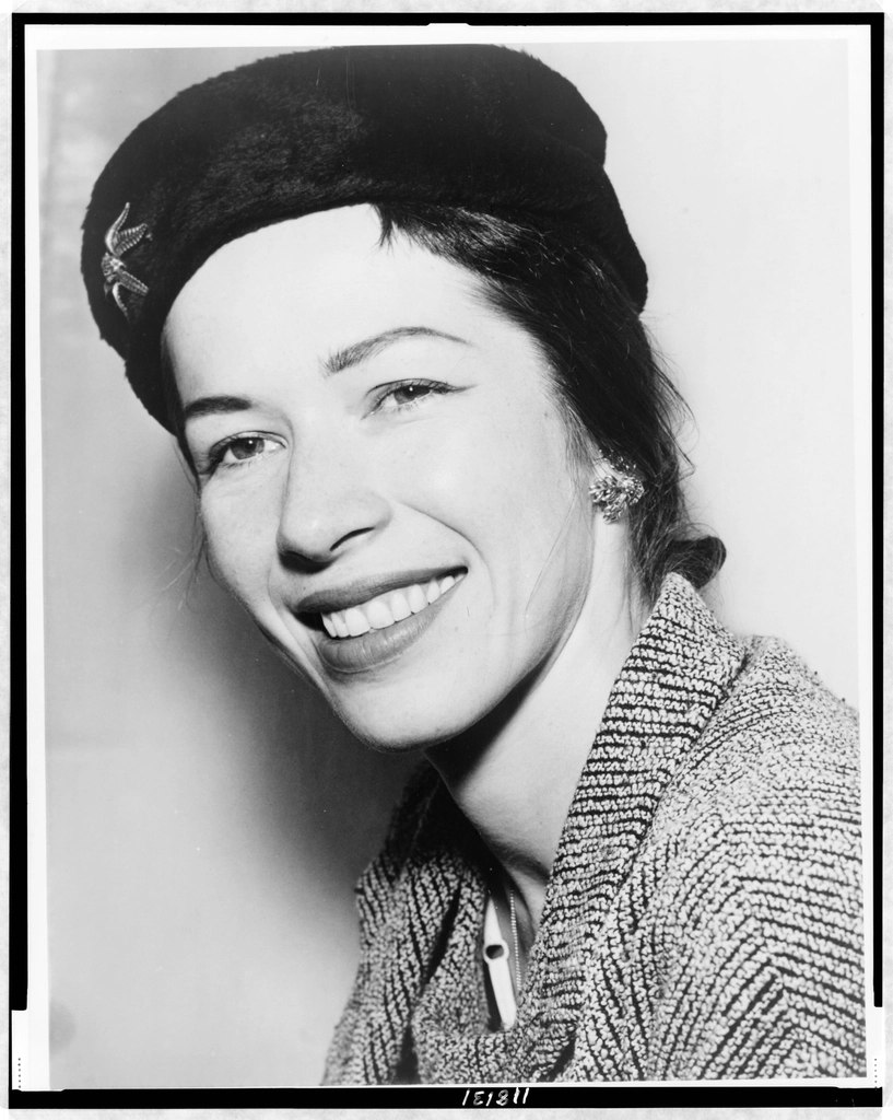 Marjorie Tallchief, head-and-shoulders portrait, facing