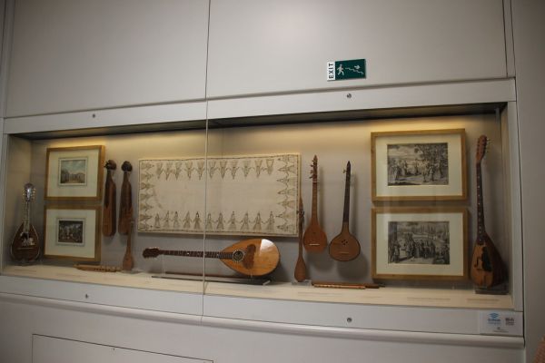 Modern Greece Musical Instruments