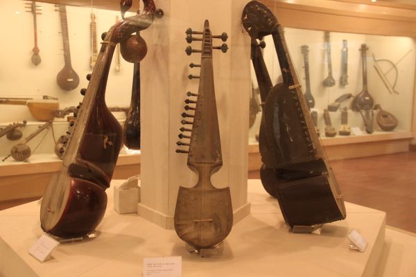 Musical Instruments: Sarod