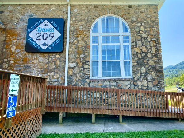 Old Spring Creek School, Spring Creek, NC