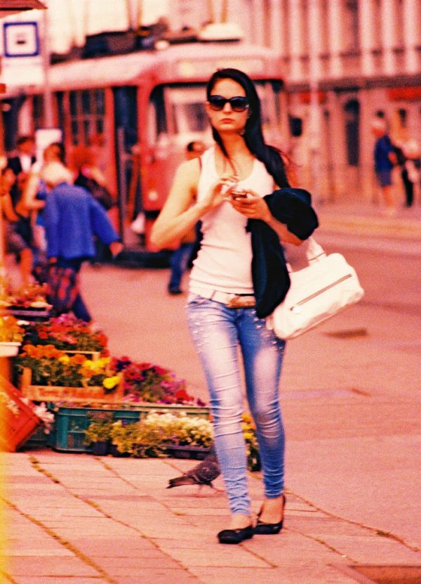 Praktica MTL 5 + Pentacon Electric 4/200 MC - Cool Girl at Tram Stop