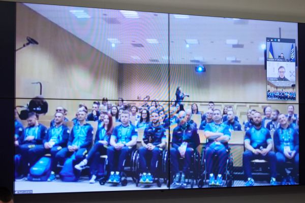 President talked to members of the Invictus Games - Ukraine team.