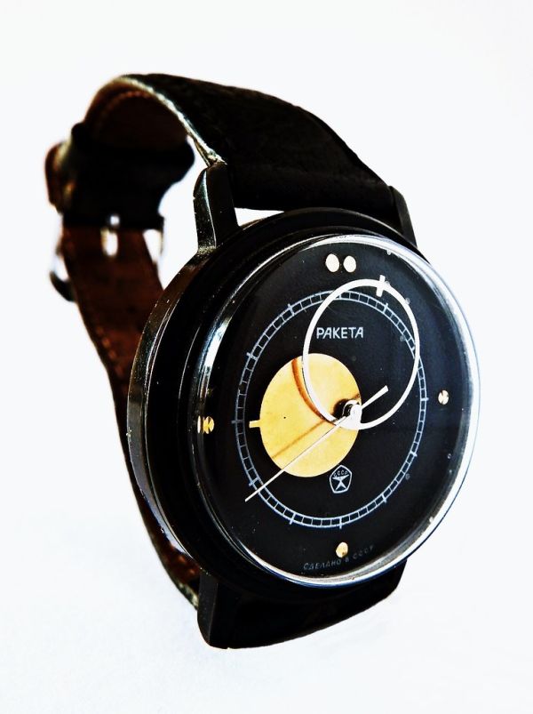 Russian Sun and Moon Hands Mechanical Watch by Raketa/Paкéтa