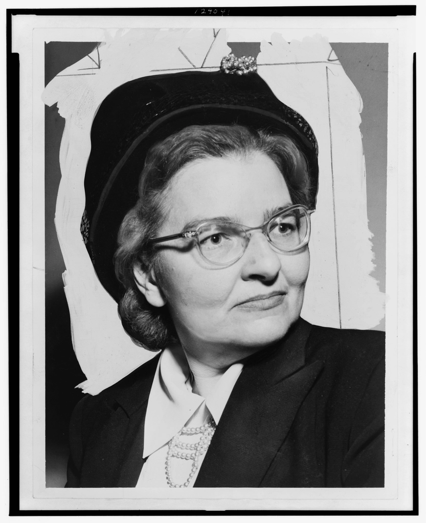 Sidney Cowell, head-and-shoulders portrait, facing