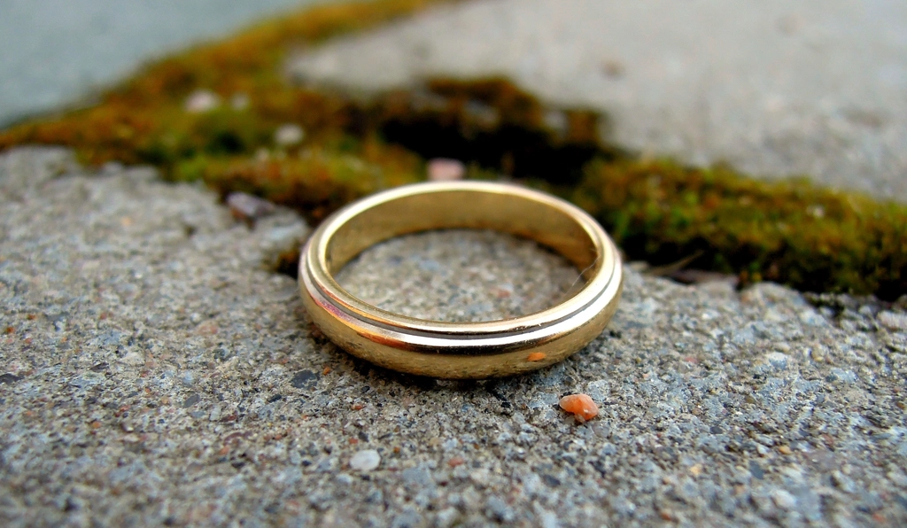 Simple ring