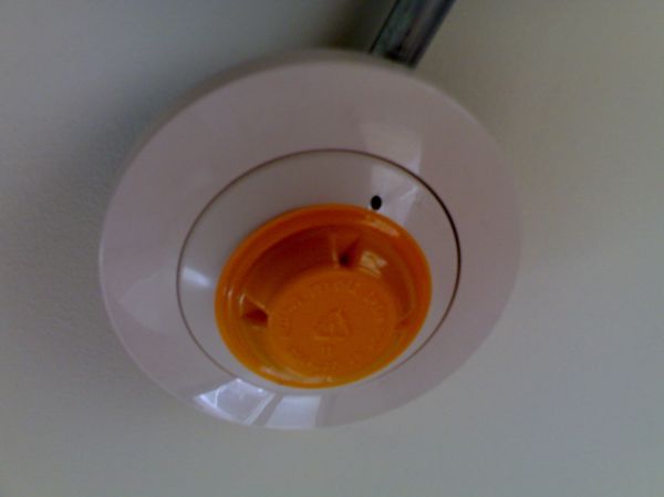 Smoke alarm at New Bryght Office - Roland in Vancouver (021)