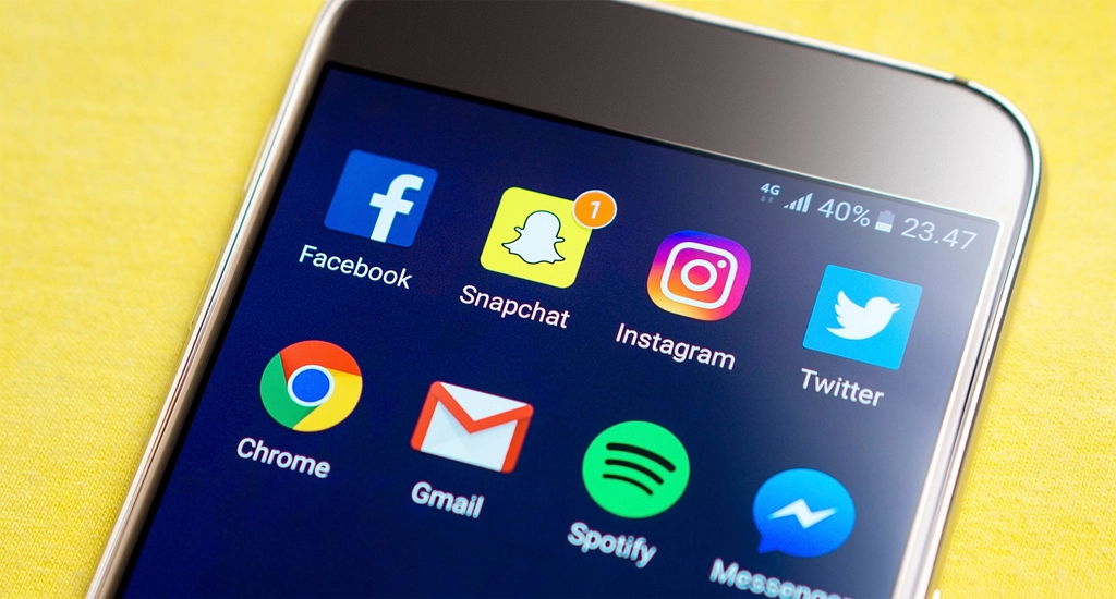 Social media applications mobile screen