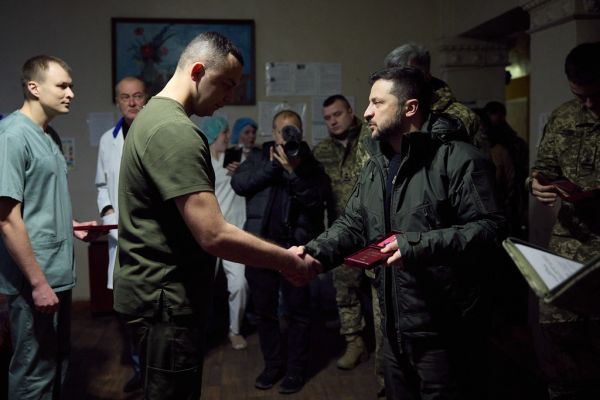 The Head of the State visited surgeons at a military hospital in Donetsk region, presented awards.