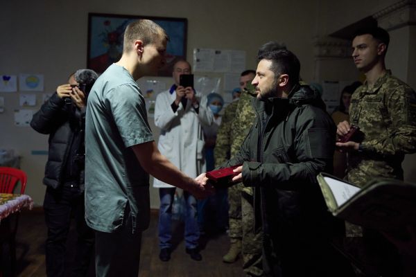The Head of the State visited surgeons at a military hospital in Donetsk region, presented awards.