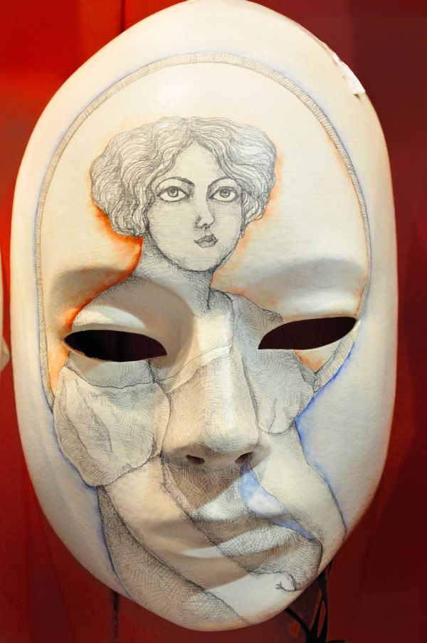 Venetian Carnival Mask - Maschera di Carnevale - Venice Italy - Creative Commons by gnuckx