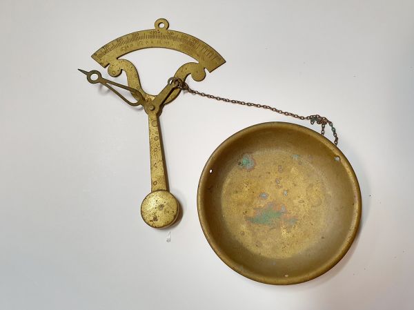 vintage_brass_kitchen_hanging_scale_001