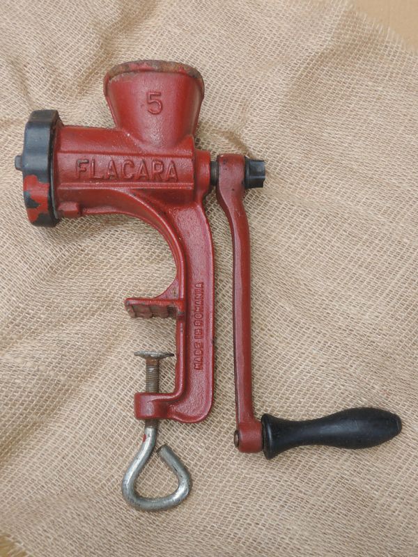 vintage_meat grinder_001